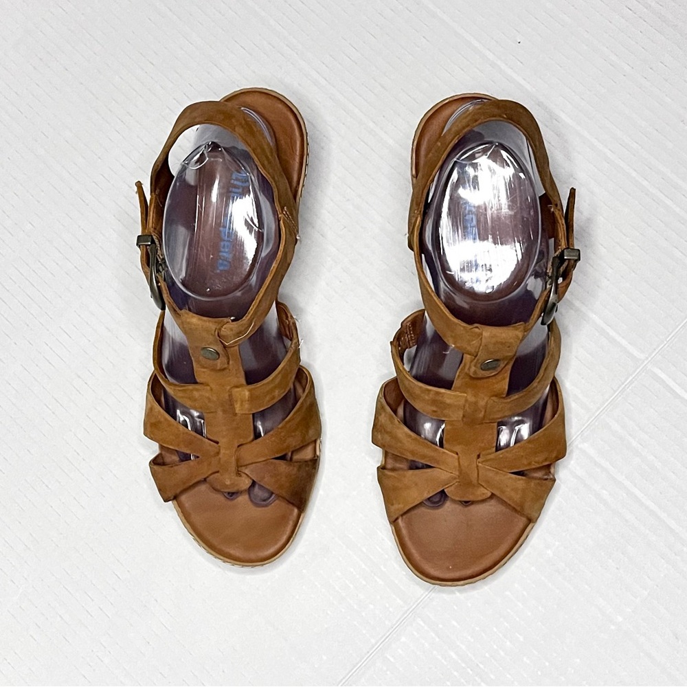 Timberland Chunky Heeled Leather Sandals - Picture 4 of 13